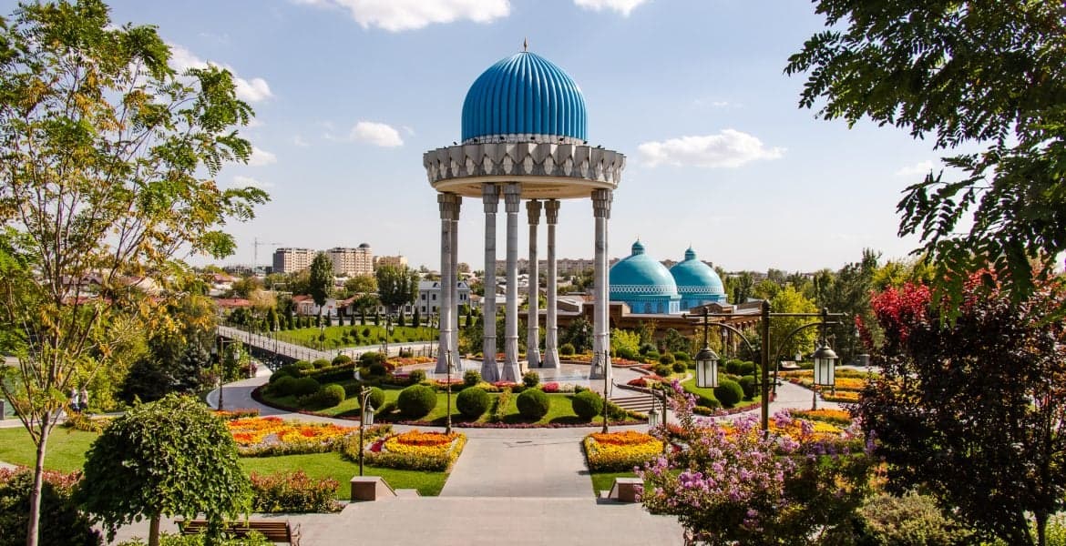 Memorial park and pedestrian area in Tashkent